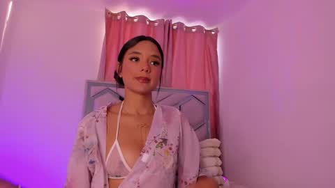 samirose_ online show from May 27, 10:40 pm