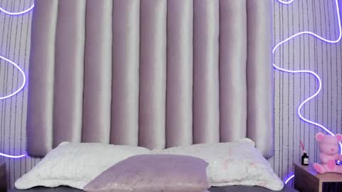 Samantha   online show from April 10, 6:30 am