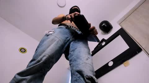   online show from April 8, 6:49 am