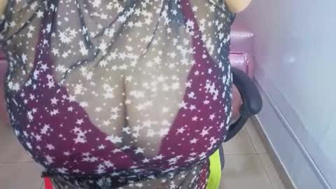 samythomas_t online show from February 19, 9:14 pm