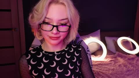 Sandy  online show from February 6, 1:16 am