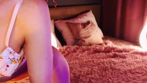 Sandy  online show from March 1, 1:11 am