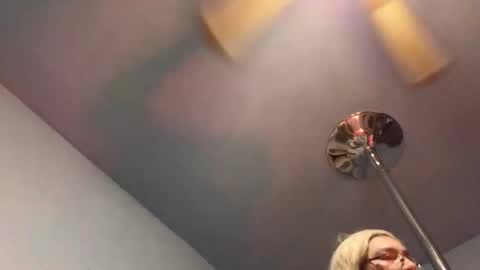 Sandra online show from April 15, 9:23 am