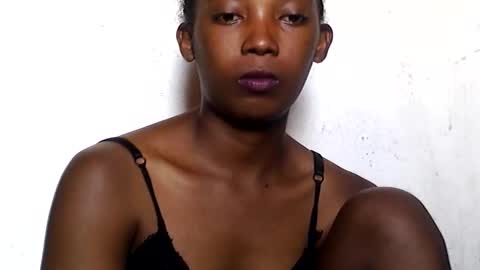 sandrine718 online show from March 5, 7:28 am