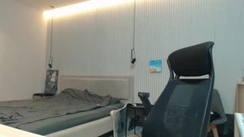 DeAlex online show from October 7, 2:13 pm