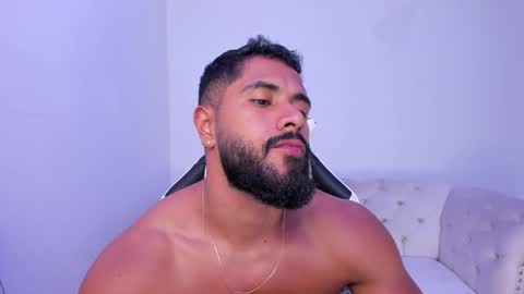 santiago_huntt online show from November 5, 10:23 pm