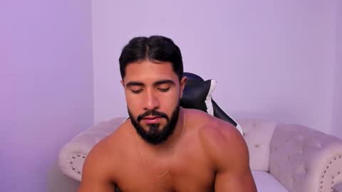 santiago_huntt online show from February 11, 7:18 pm