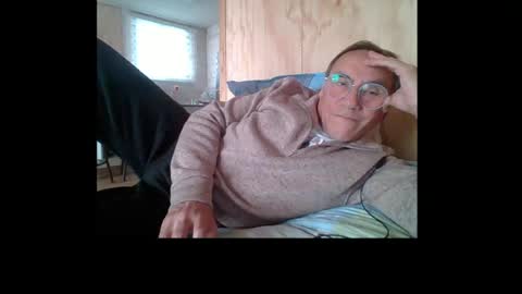 santiago_n online show from June 5, 6:57 pm