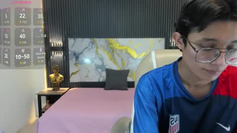 santiago_russo18 online show from November 11, 2:19 pm