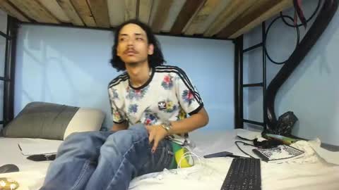 Snapshot of santiagoxxxtreme_ chatting on January 23, 1:02 pm Santiago online show from January 23, 1:02 pm