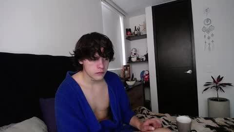 Snapshot of santii_rose chatting on March 11, 7:14 pm Santii online show from March 11, 7:14 pm