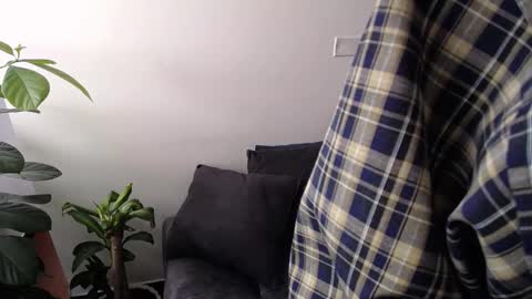 Snapshot of santii_rose chatting on February 6, 4:47 pm Santii online show from February 6, 4:47 pm