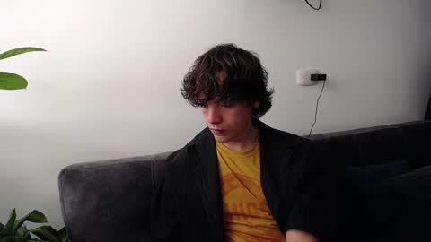 Snapshot of santii_rose chatting on March 7, 3:07 pm Santii online show from March 7, 3:07 pm
