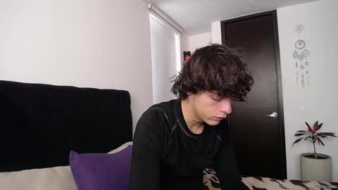 Snapshot of santii_rose chatting on March 11, 1:01 pm Santii online show from March 11, 1:01 pm