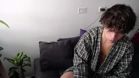 Snapshot of santii_rose chatting on February 6, 1:21 pm Santii online show from February 6, 1:21 pm