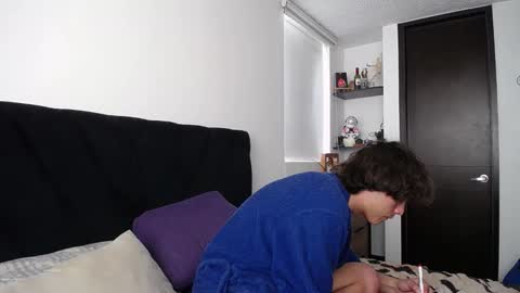Snapshot of santii_rose chatting on March 4, 3:15 pm Santii online show from March 4, 3:15 pm