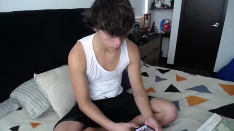 Snapshot of santii_rose chatting on February 7, 1:53 pm Santii online show from February 7, 1:53 pm