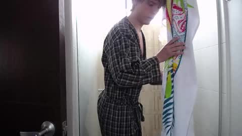 Snapshot of santii_rose chatting on March 6, 12:52 pm Santii online show from March 6, 12:52 pm