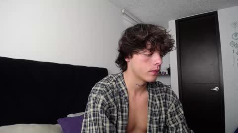 Snapshot of santii_rose chatting on February 27, 6:53 pm Santii online show from February 27, 6:53 pm
