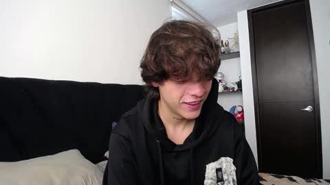 Snapshot of santii_rose chatting on March 8, 1:25 pm Santii online show from March 8, 1:25 pm