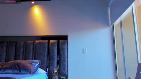 Snapshot of santin_seans chatting on October 7, 4:14 pm Santiago Seans online show from October 7, 4:14 pm