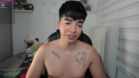 Mr. Santiago online show from April 1, 1:23 pm