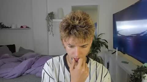 kitty online show from October 28, 1:17 am