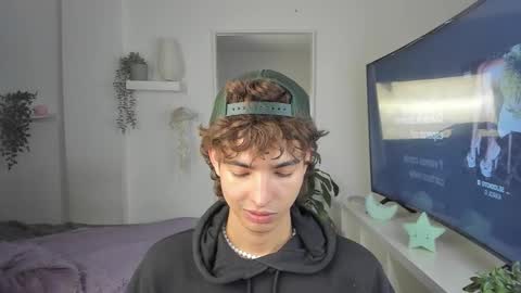 kitty online show from December 5, 2:44 am