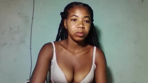 sanyah0123 online show from January 18, 2:20 am