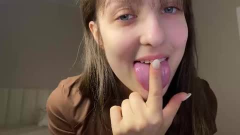 Anny online show from February 4, 9:40 pm