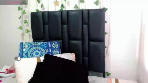Snapshot of sara_arias00 chatting on September 29, 12:59 pm Sara online show from September 29, 12:59 pm