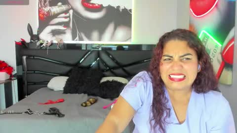 sara_bdsm online show from February 18, 2:11 am