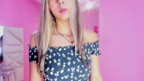 sara_connor01 online show from December 17, 2:29 am