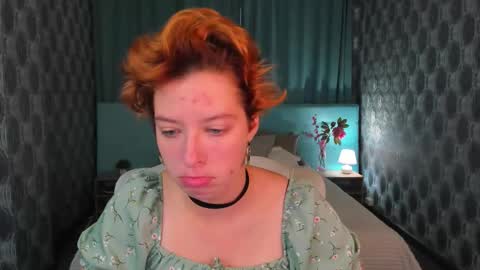 Snapshot of sara_frayy chatting on September 14, 1:30 am Sarah online show from September 14, 1:30 am