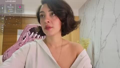Sara  online show from May 13, 1:43 pm