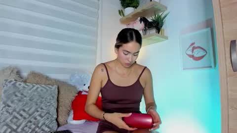   online show from March 25, 12:23 pm