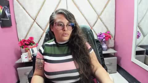 sara_thonson_ online show from January 13, 2:36 pm