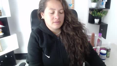 sara_thonson_ online show from February 7, 3:02 am