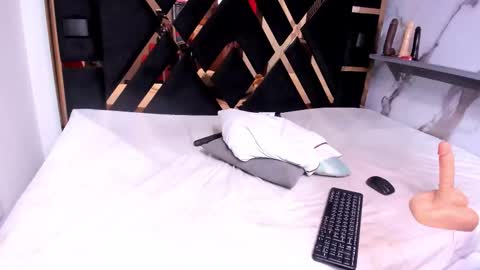 sara_tourner online show from March 6, 11:53 am