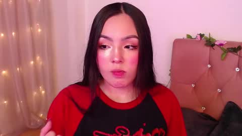 Snapshot of saraa_swett chatting on February 28, 2:20 pm online show from February 28, 2:20 pm