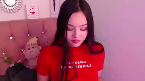 Snapshot of saraa_swett chatting on September 16, 2:31 pm online show from September 16, 2:31 pm