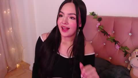 Snapshot of saraa_swett chatting on February 12, 3:16 pm online show from February 12, 3:16 pm