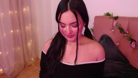 Snapshot of saraa_swett chatting on February 12, 9:22 pm online show from February 12, 9:22 pm
