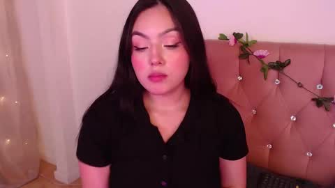 Snapshot of saraa_swett chatting on March 3, 8:32 pm online show from March 3, 8:32 pm