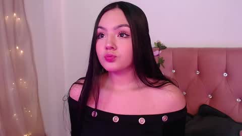 Snapshot of saraa_swett chatting on February 24, 2:37 pm online show from February 24, 2:37 pm