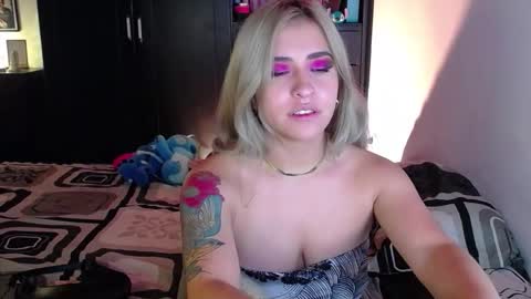 saradiazxxx online show from February 23, 7:43 am