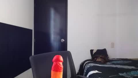 Sara online show from March 14, 5:39 pm