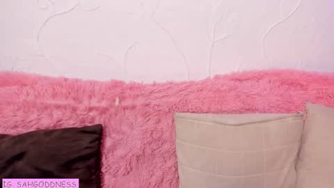 sarah IINDEPENDENT MODEL  online show from November 6, 11:08 pm