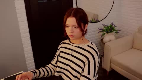 Snapshot of sarah__babyyy chatting on October 6, 10:55 am Sarah online show from October 6, 10:55 am