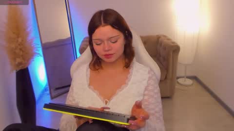 Snapshot of sarah__babyyy chatting on October 12, 5:44 am Sarah online show from October 12, 5:44 am
